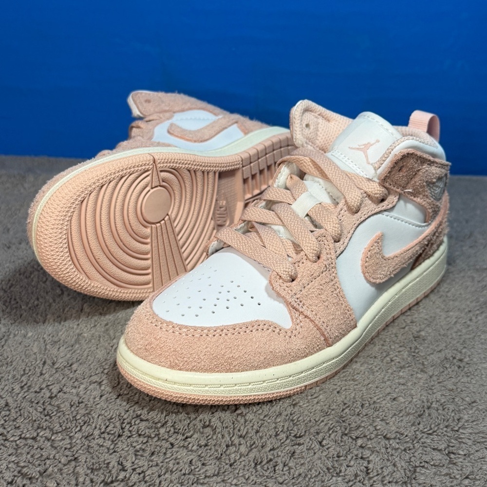 Jordan 1 mid
Legend pink ps
Brand new - Picture 1 of 8